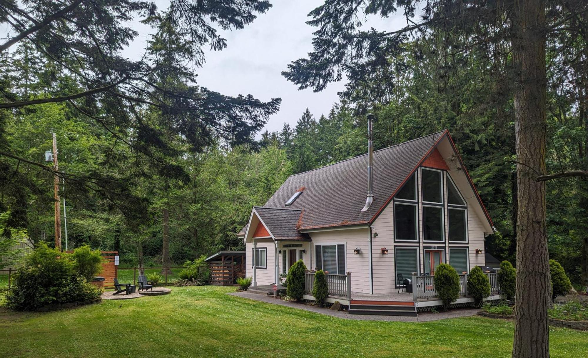 Fox Paws Luxury Cabin - Hot Tub, Fire Pit & Pines! Hansville Exterior foto